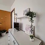 Modern Close To The Beach-beahost Appartement *