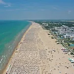 Modern Close To The Beach-beahost